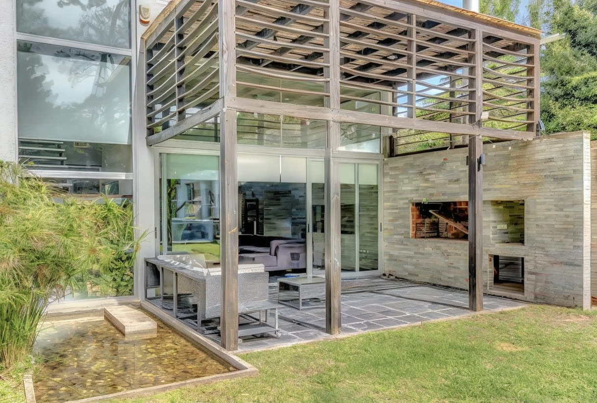 Frente y parque de la casa — 4